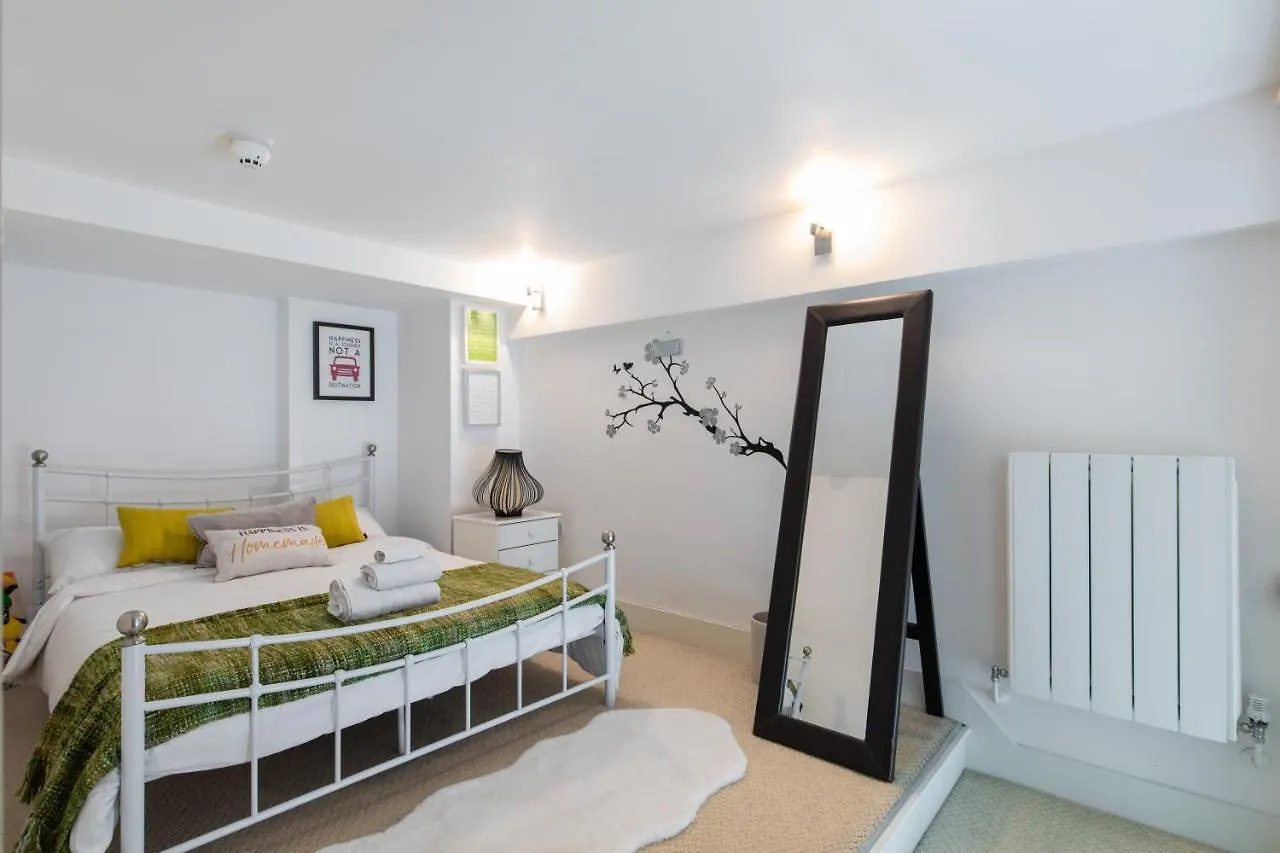My London Holiday Home 0*,